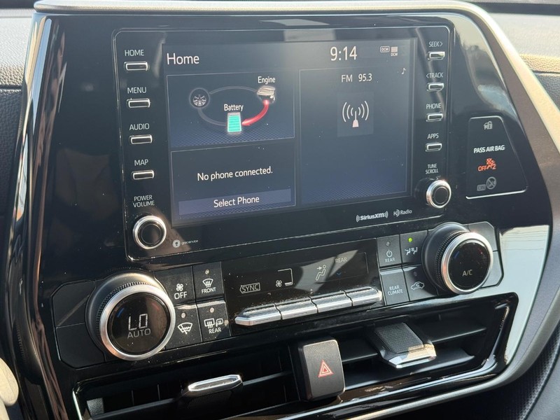 Toyota Highlander Hybrid Vehicle Image 18
