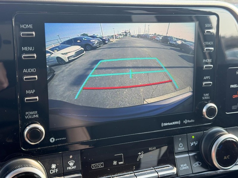 Toyota Highlander Hybrid Vehicle Image 19