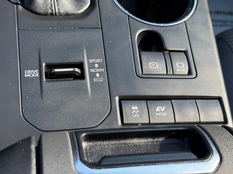 Toyota Highlander Hybrid Vehicle Image 22