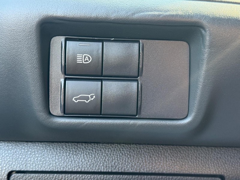 Toyota Highlander Hybrid Vehicle Image 25