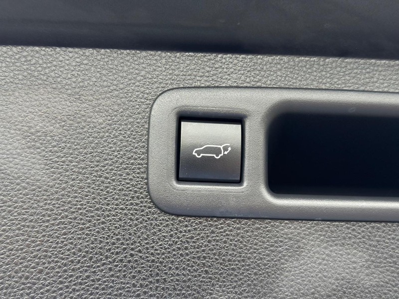 Toyota Highlander Hybrid Vehicle Image 08