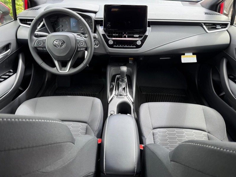 Toyota Corolla Hatchback Vehicle Image 05