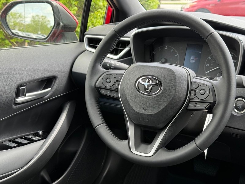 Toyota Corolla Hatchback Vehicle Image 06