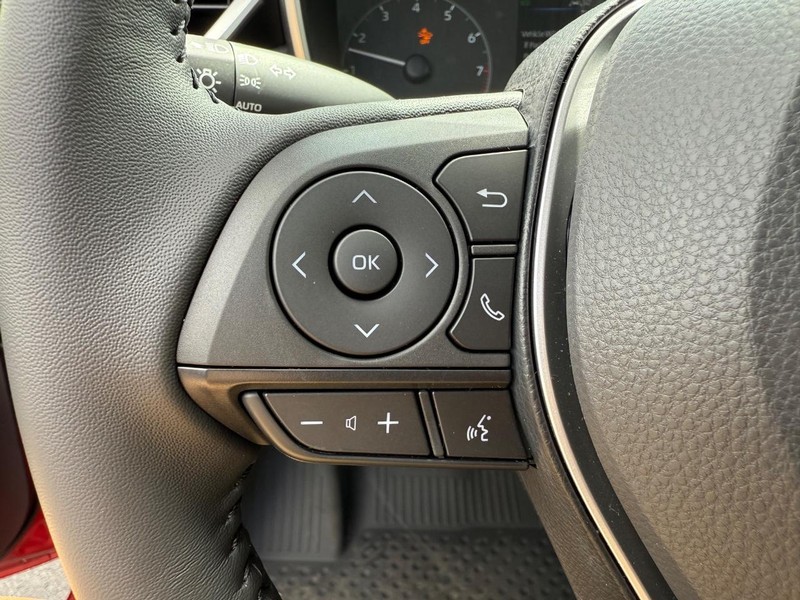 Toyota Corolla Hatchback Vehicle Image 07