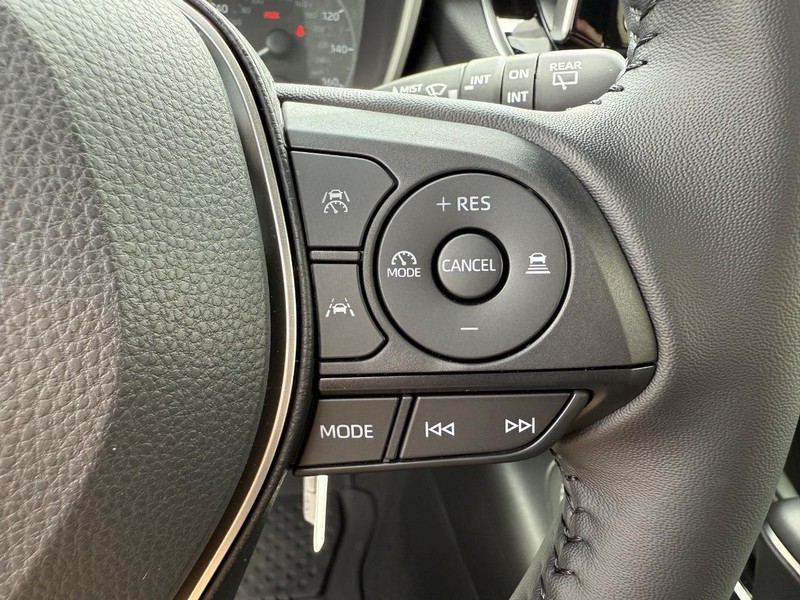 Toyota Corolla Hatchback Vehicle Image 08