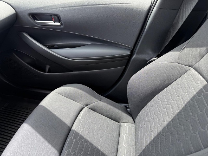 Toyota Corolla Hatchback Vehicle Image 14