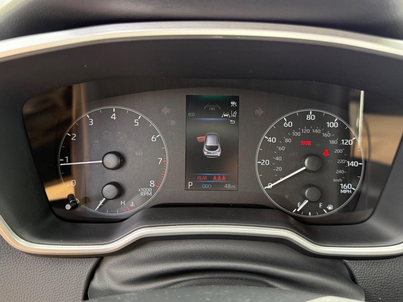 Toyota Corolla Hatchback Vehicle Image 15