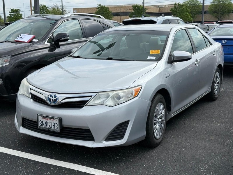 Toyota Camry Hybrid Vehicle Image 02