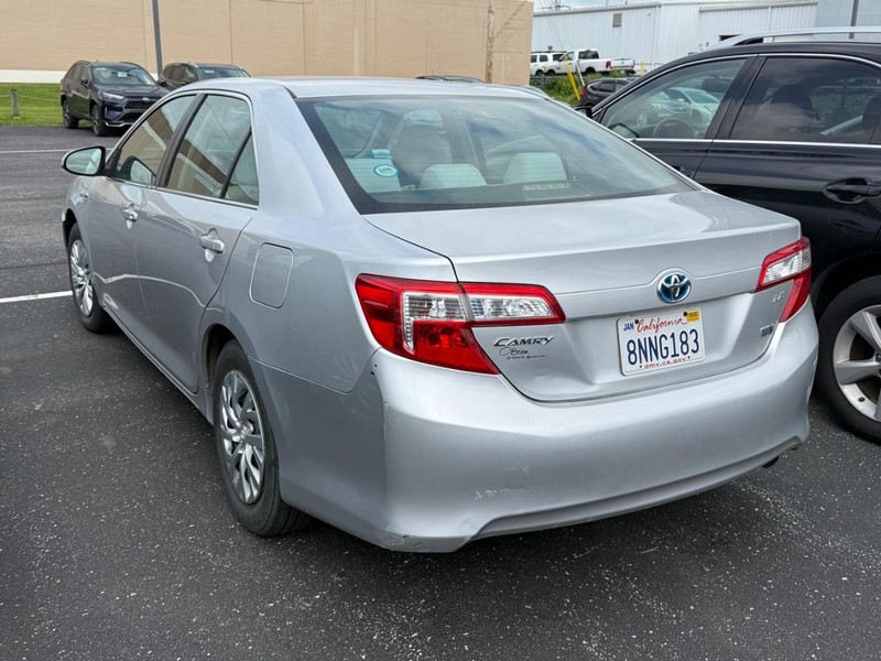 Toyota Camry Hybrid Vehicle Image 03