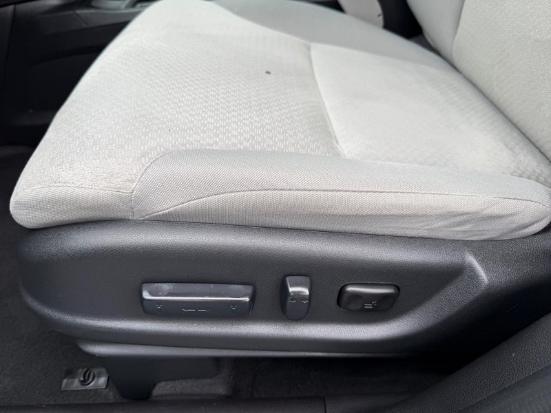 Honda CR-V Vehicle Image 26
