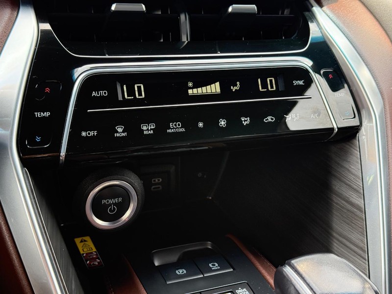 Toyota Venza Vehicle Image 17