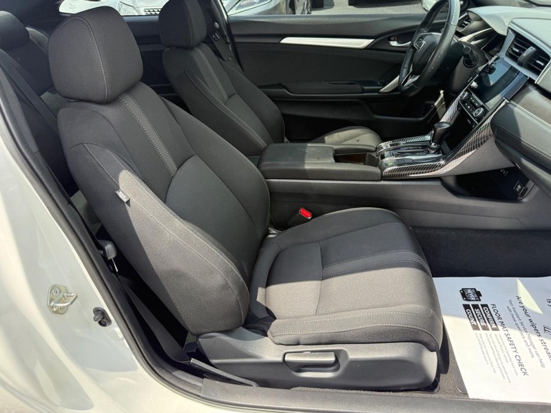 Honda Civic Coupe Vehicle Image 11