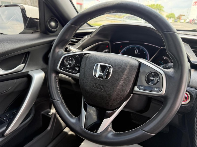 Honda Civic Coupe Vehicle Image 13