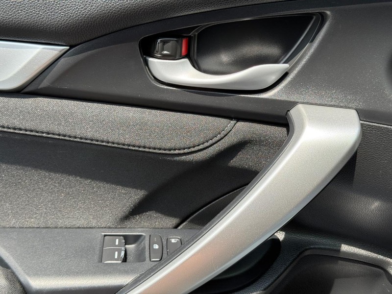 Honda Civic Coupe Vehicle Image 21