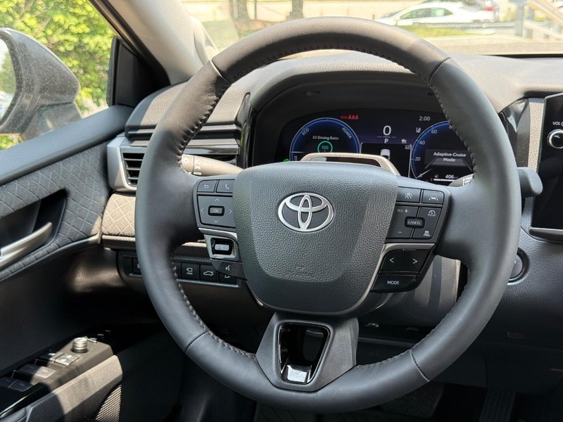Toyota Camry Vehicle Image 08