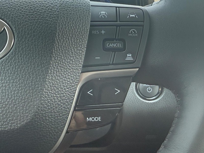 Toyota Camry Vehicle Image 10