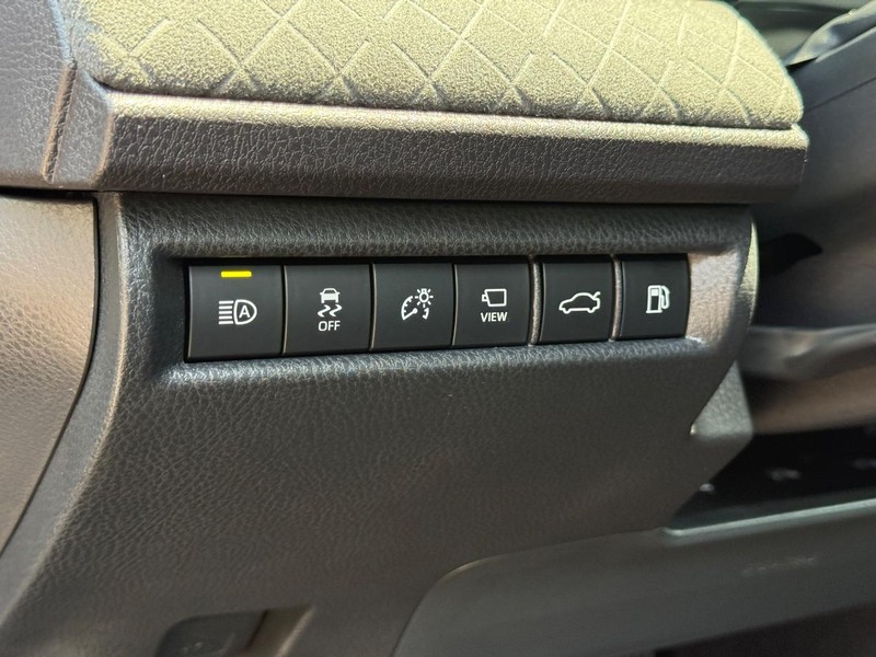 Toyota Camry Vehicle Image 18