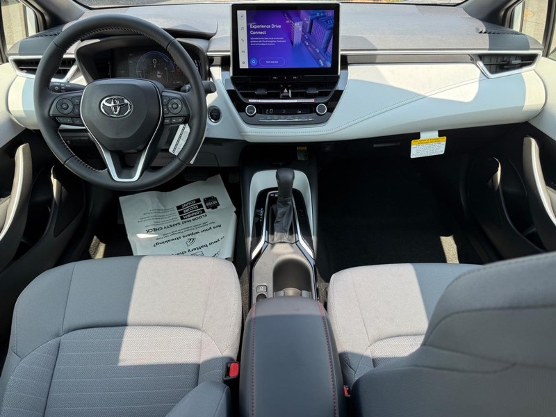 Toyota Corolla Hybrid Vehicle Image 07