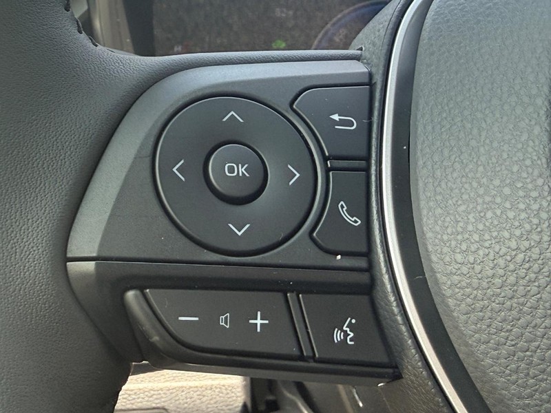 Toyota Corolla Hybrid Vehicle Image 09