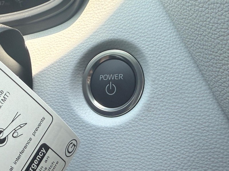 Toyota Corolla Hybrid Vehicle Image 11