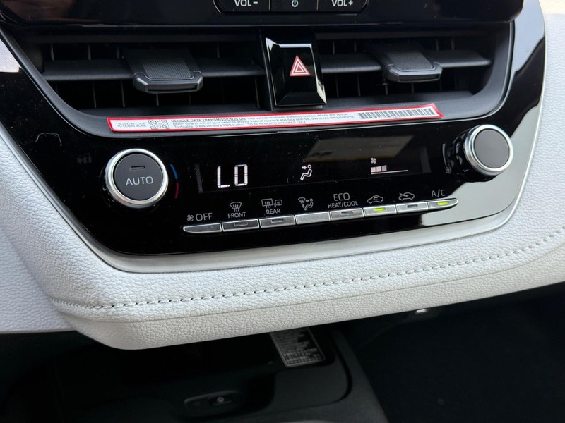 Toyota Corolla Hybrid Vehicle Image 14