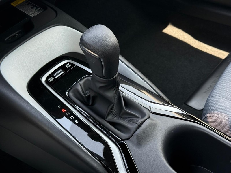 Toyota Corolla Hybrid Vehicle Image 16