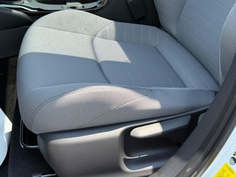 Toyota Corolla Hybrid Vehicle Image 20