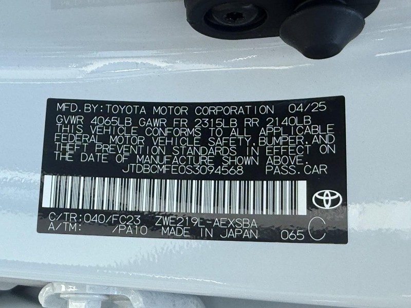Toyota Corolla Hybrid Vehicle Image 22