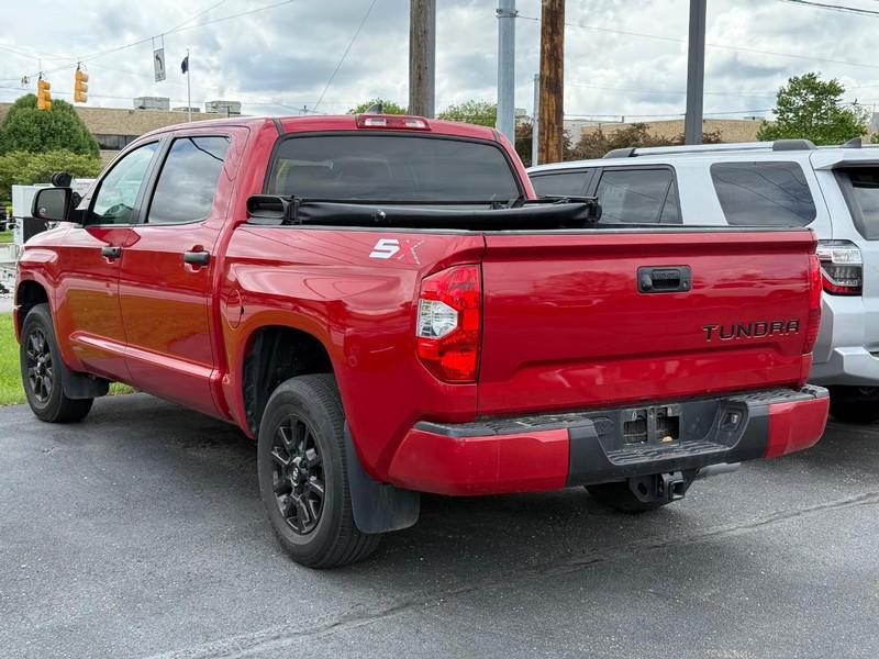 Toyota Tundra 4WD Vehicle Image 03