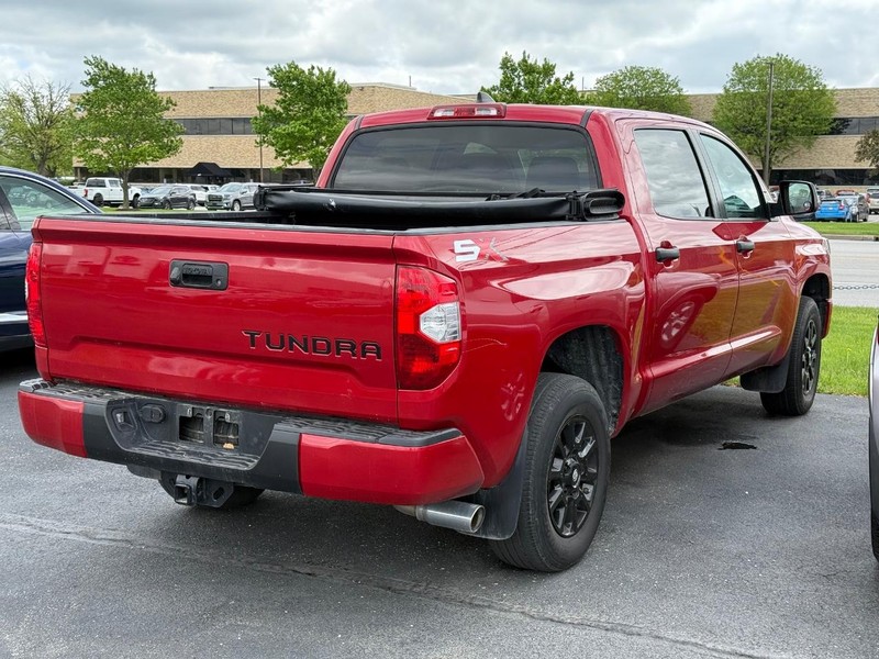 Toyota Tundra 4WD Vehicle Image 04