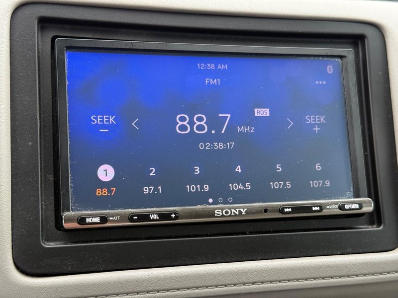 Honda HR-V Vehicle Image 18
