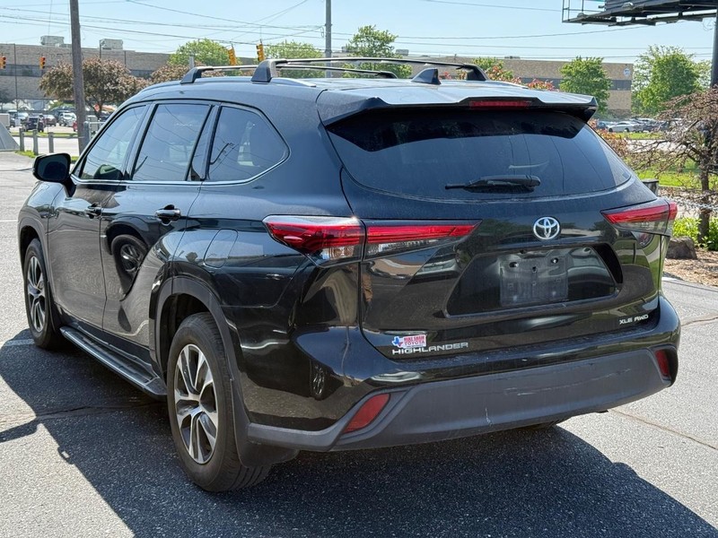 Toyota Highlander Vehicle Image 03