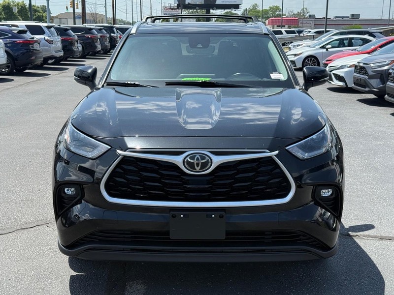 Toyota Highlander Vehicle Image 10