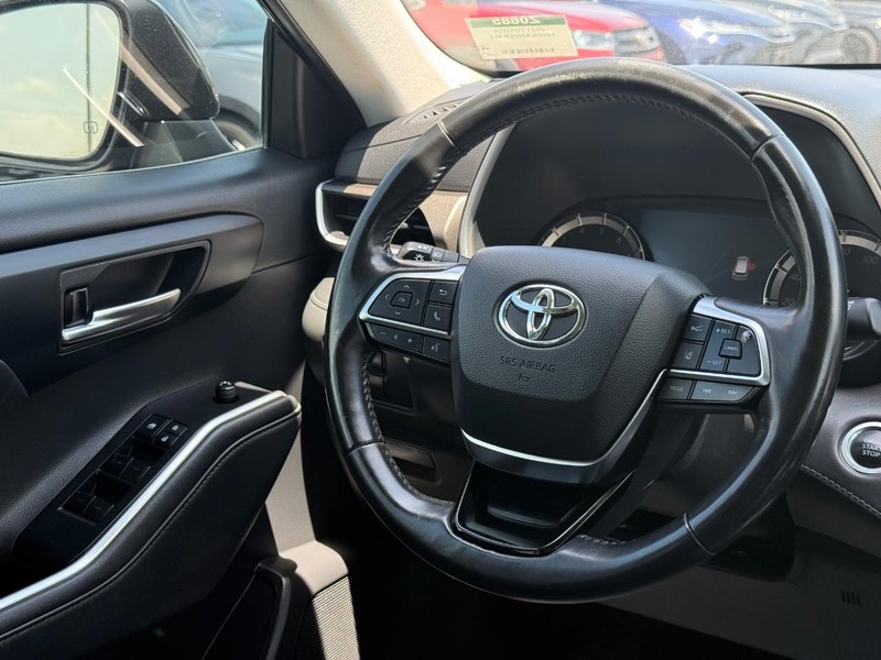 Toyota Highlander Vehicle Image 15