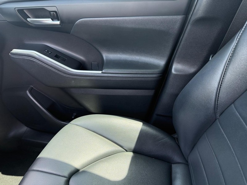 Toyota Highlander Vehicle Image 24