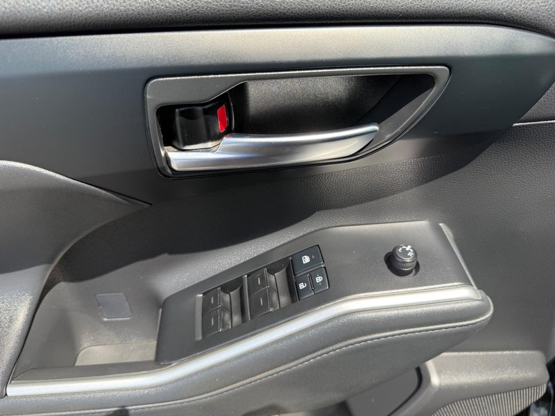 Toyota Highlander Vehicle Image 27