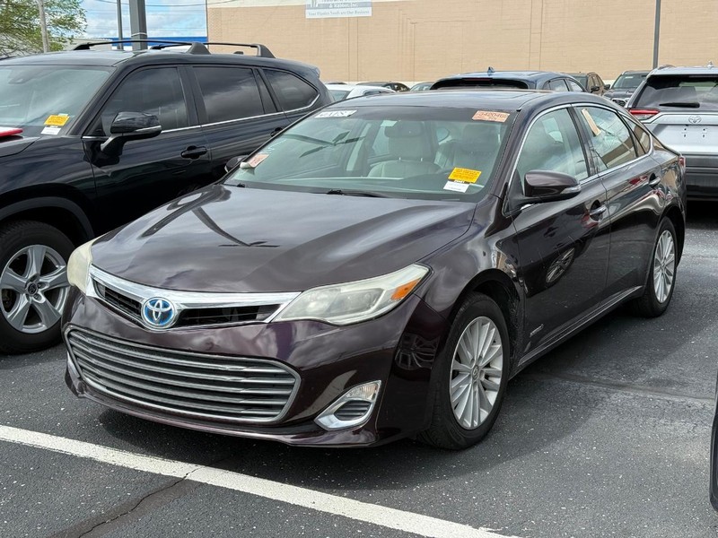 Toyota Avalon Hybrid Vehicle Image 02