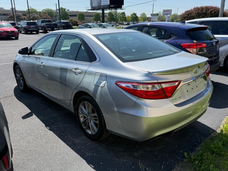 Toyota Camry Vehicle Image 03