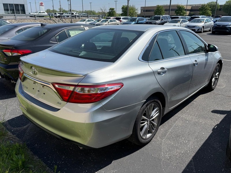 Toyota Camry Vehicle Image 04