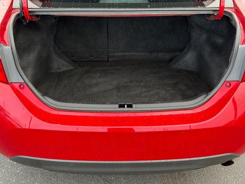 Toyota Corolla Vehicle Image 06