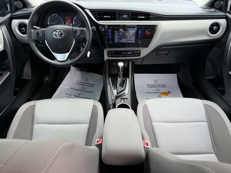 Toyota Corolla Vehicle Image 11