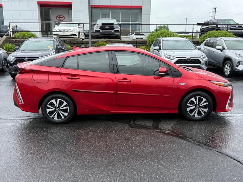 Toyota Prius Prime Vehicle Image 02