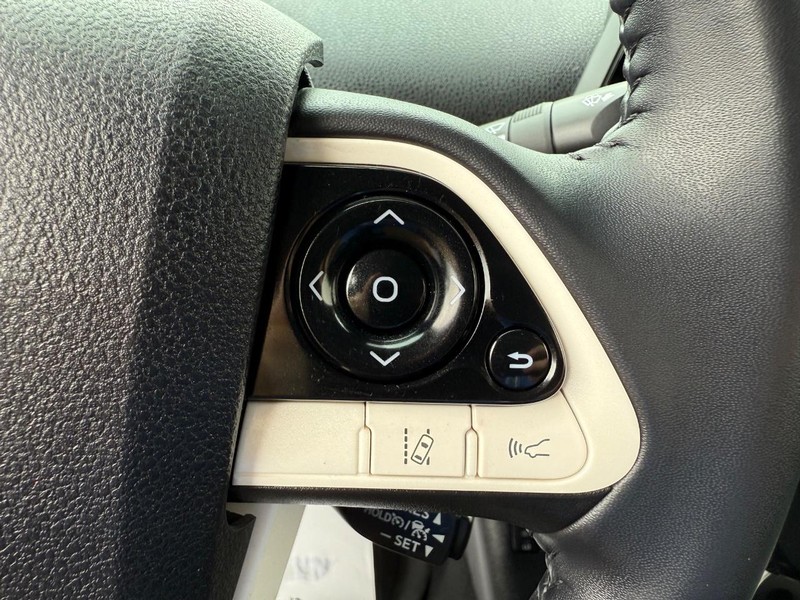 Toyota Prius Prime Vehicle Image 14