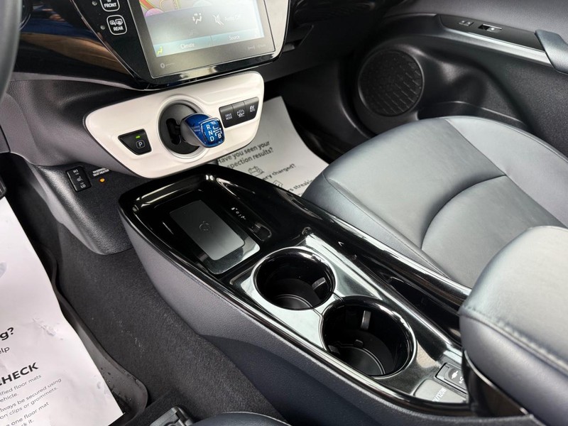 Toyota Prius Prime Vehicle Image 19