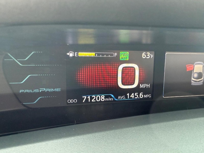 Toyota Prius Prime Vehicle Image 21