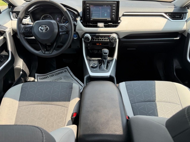 Toyota RAV4 Hybrid Vehicle Image 12