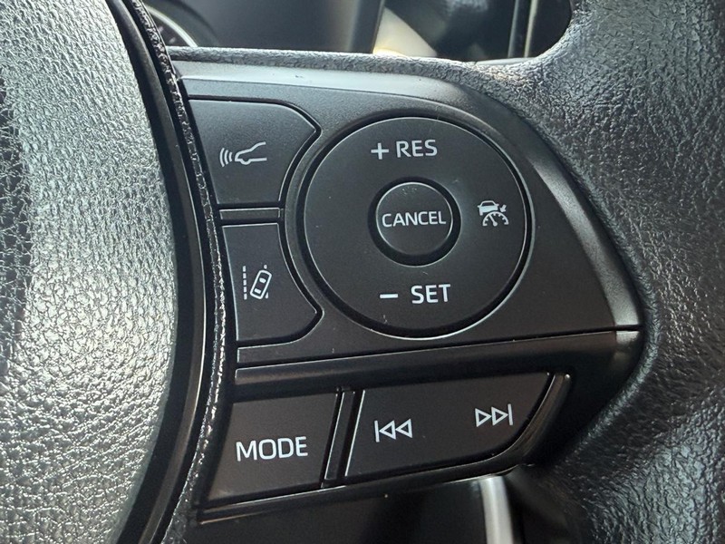 Toyota RAV4 Hybrid Vehicle Image 15