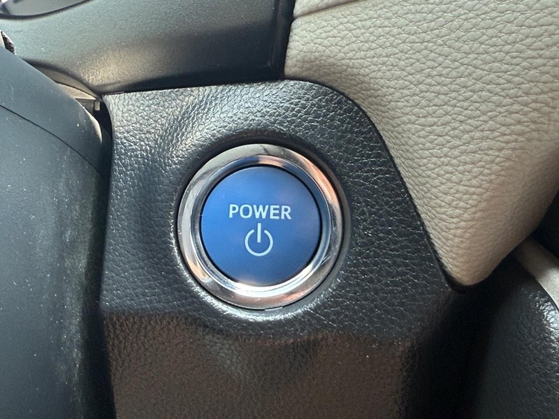 Toyota RAV4 Hybrid Vehicle Image 16