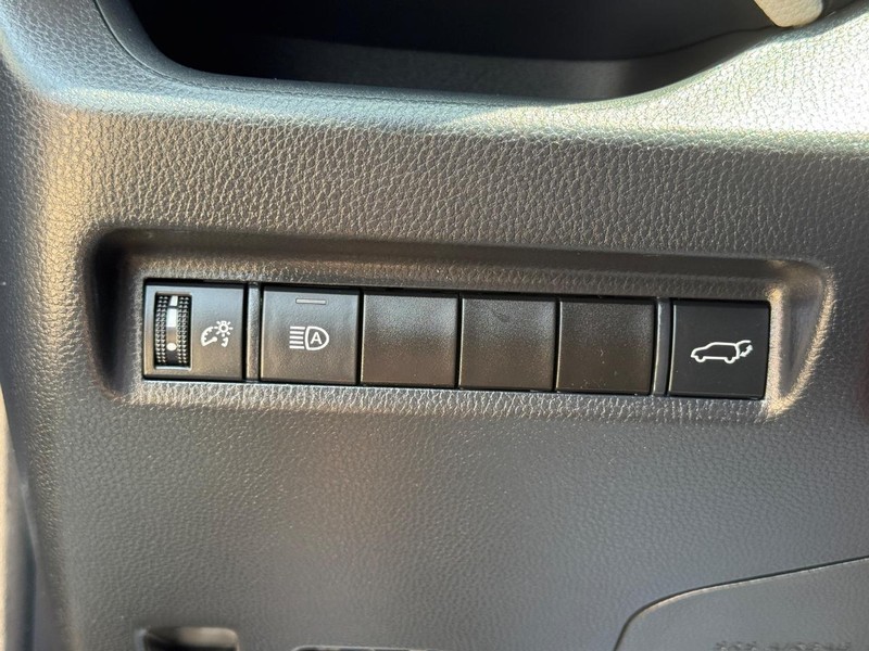Toyota RAV4 Hybrid Vehicle Image 23