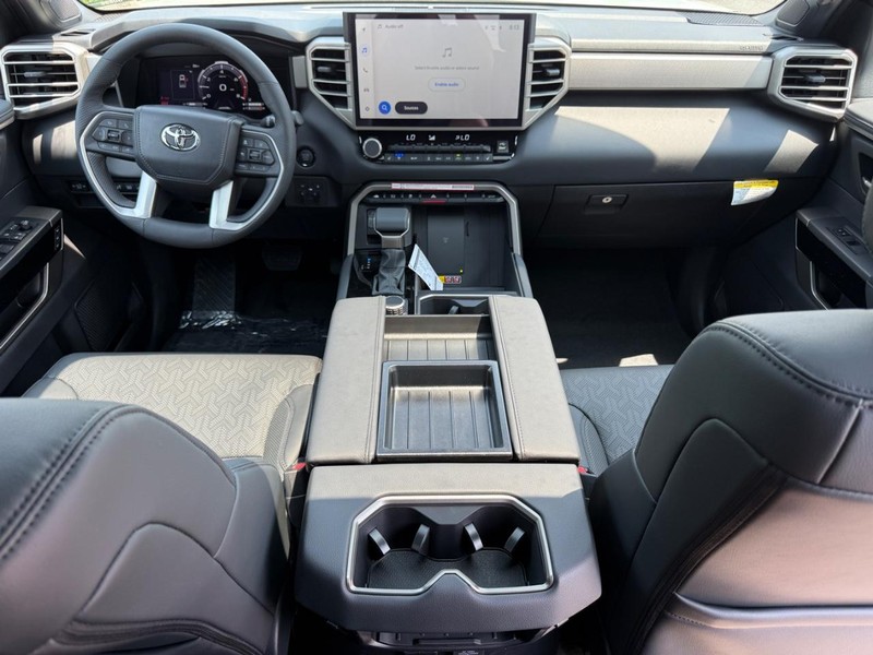 Toyota Tundra 4WD Vehicle Image 07